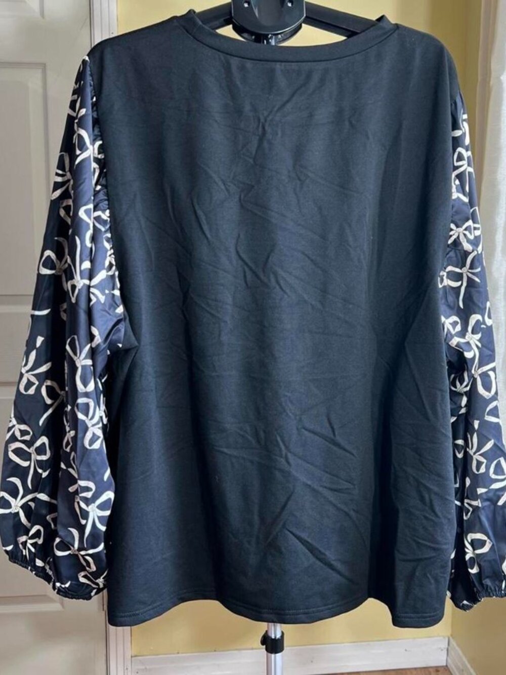 Women’s 4X Black Bow Print Balloon Sleeve Top – New Without Tags